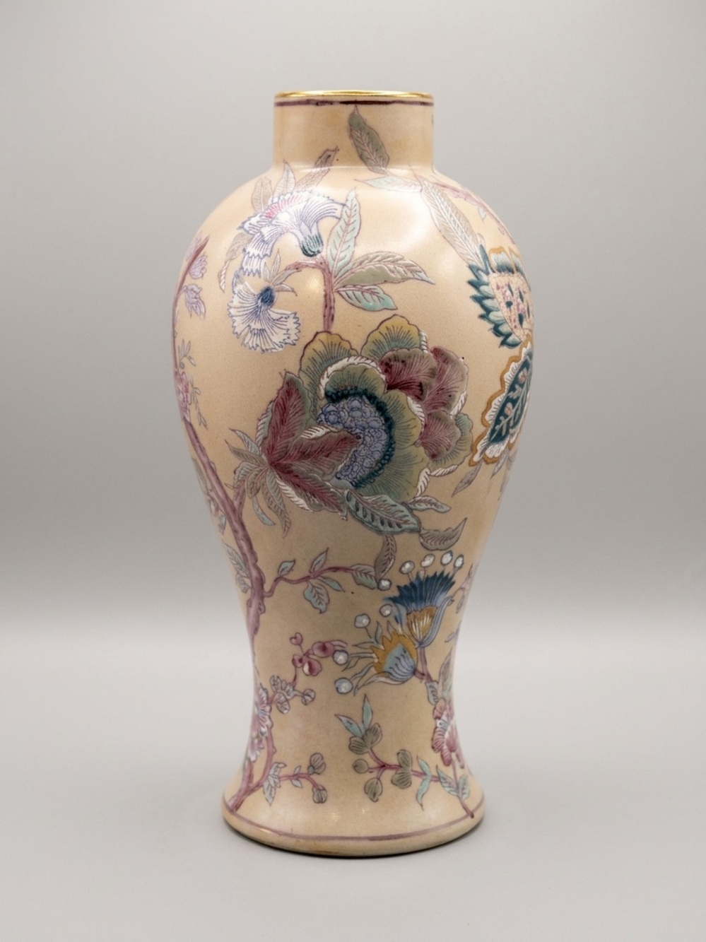 Vintage Macau Style Hand Painted Floral Porcelain Vase Excellent Condition
